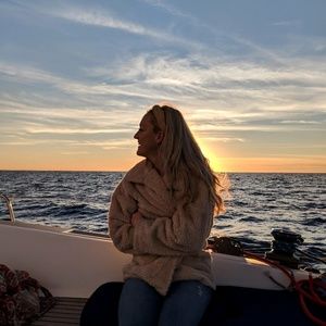 Meet your Posher, Courtney